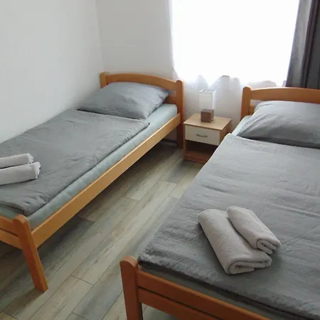U Medvedu Krkonose Jestrabi V Krkonosich